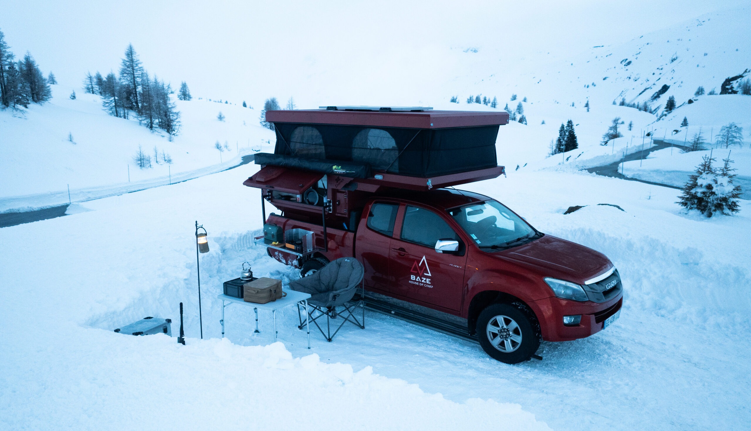 Cellule CAMPER-X installée sur un pick-up
