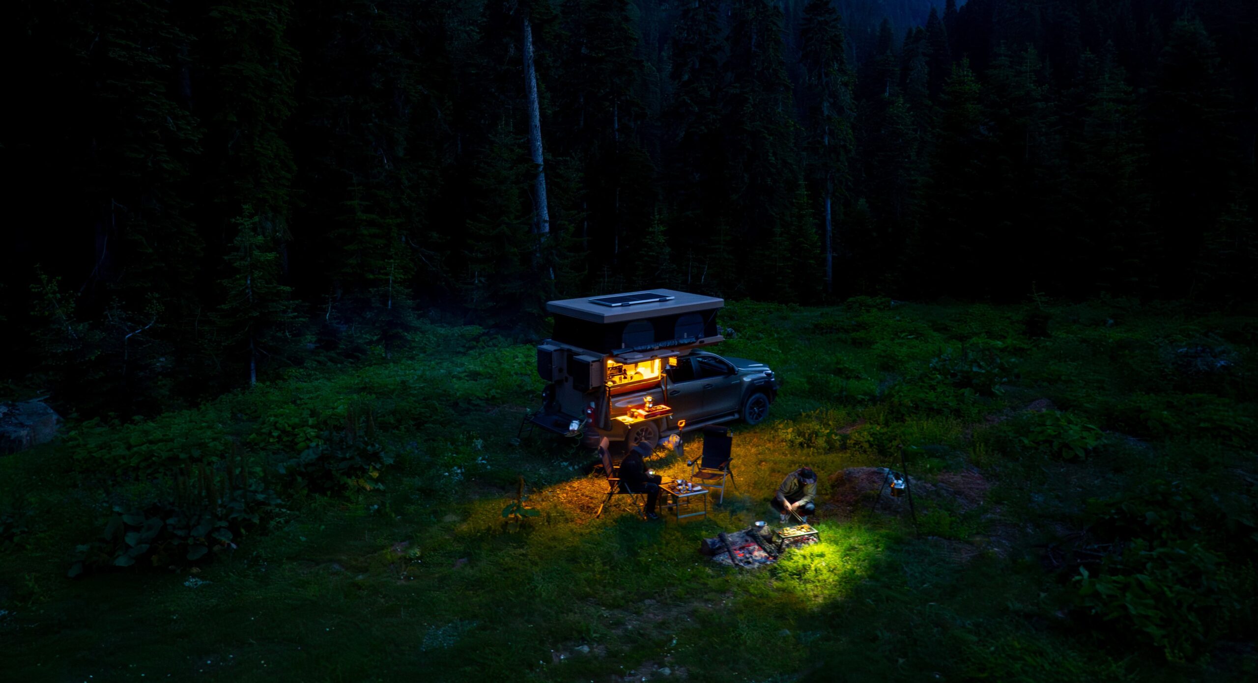 Equipamiento de acampada para una cabina de camioneta CAMPER-X