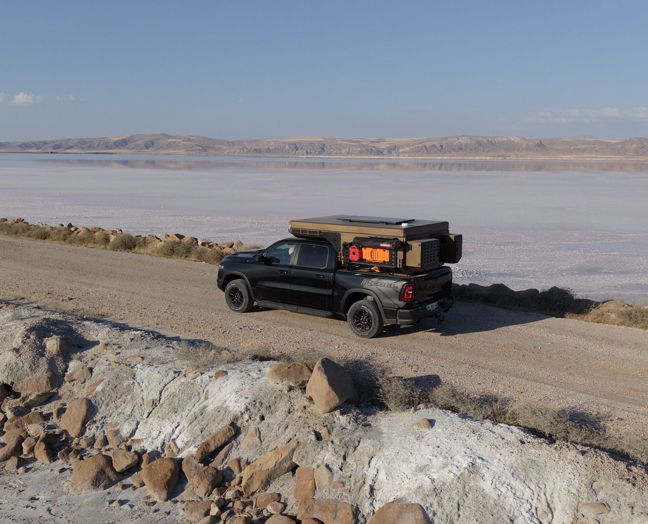 Cellule pick-up CAMPER-X PHOENIX en bivouac